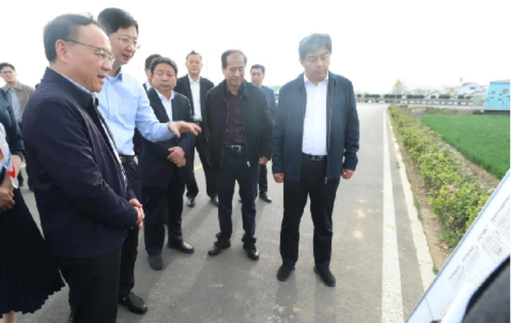 山東公用控股集團領導陪同浙江大學劉鷹院長到濟寧市現(xiàn)代漁業(yè)科技產(chǎn)業(yè)園項目擬選地址調(diào)研